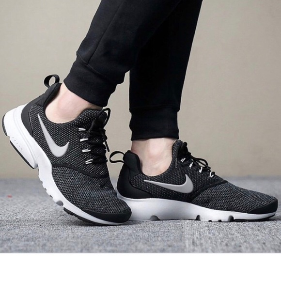 Nike Shoes - 🚫✂️🎆New🎆 NIKE black/grey Presto Fly SE ~ 10